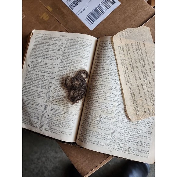 Antique Bible Nelson's Series Presented in 1915 - Picture 10 of 16